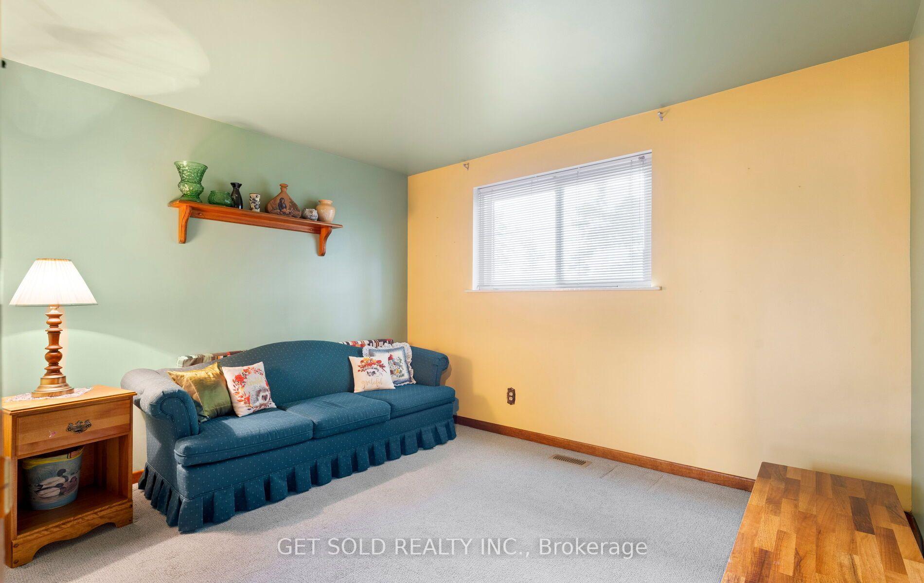 Photo 21 of 22 Almayo Crescent, Etobicoke, West Humber-Clairville — HOMEH