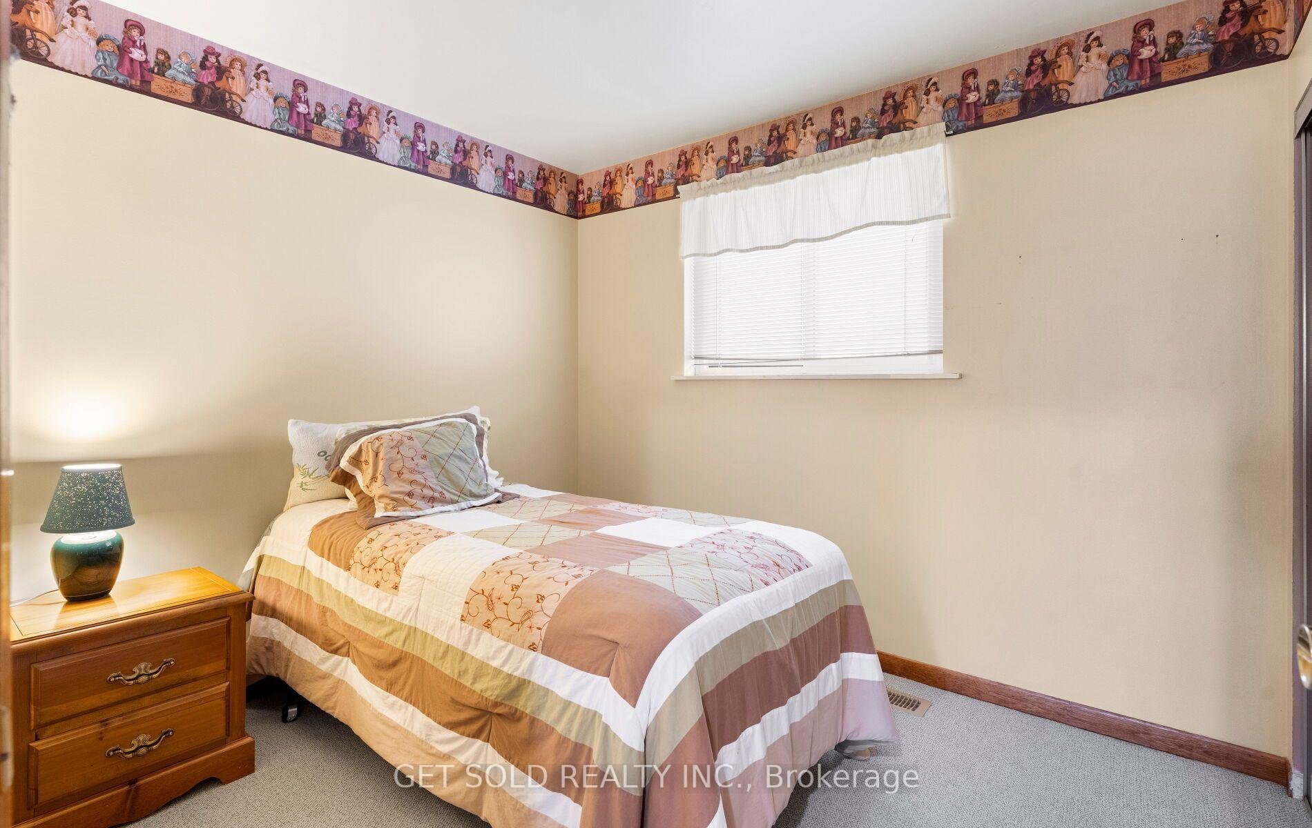 Photo 24 of 22 Almayo Crescent, Etobicoke, West Humber-Clairville — HOMEH