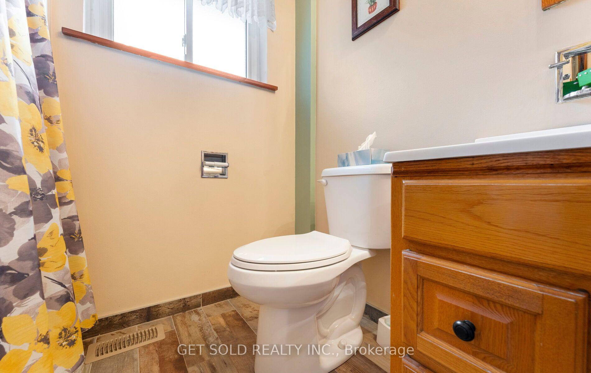 Photo 26 of 22 Almayo Crescent, Etobicoke, West Humber-Clairville — HOMEH
