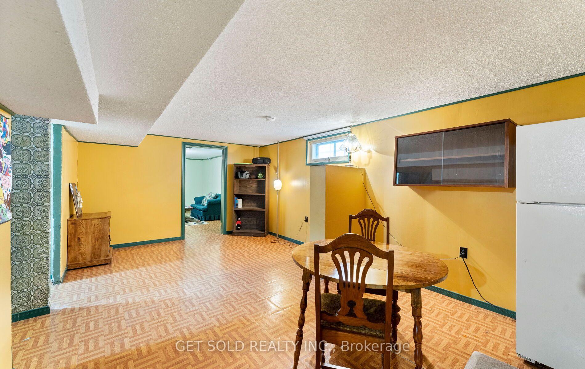 Photo 32 of 22 Almayo Crescent, Etobicoke, West Humber-Clairville — HOMEH