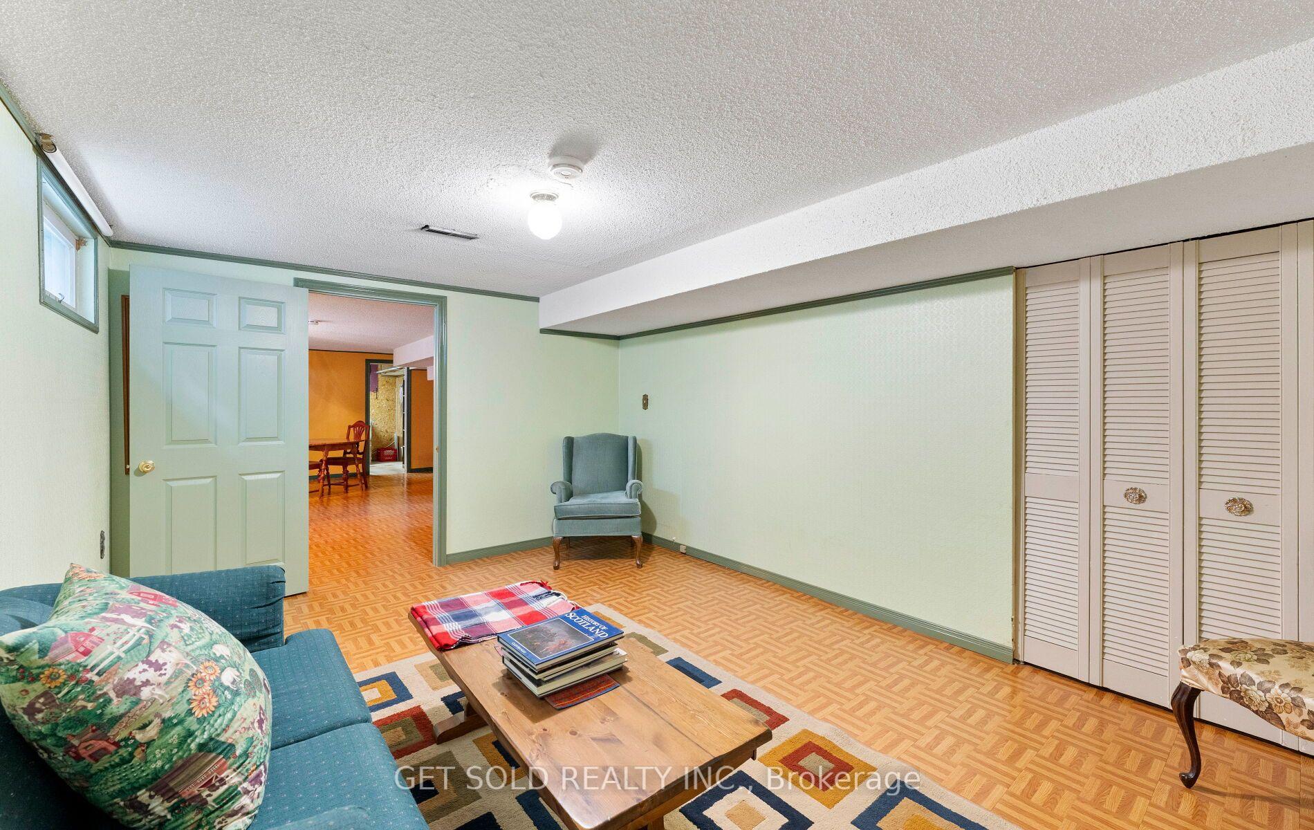 Photo 34 of 22 Almayo Crescent, Etobicoke, West Humber-Clairville — HOMEH