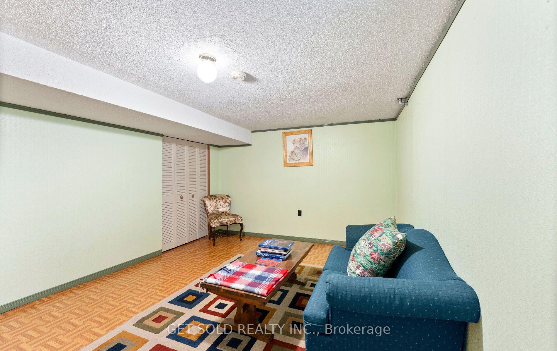 Photo 35 of 22 Almayo Crescent, Etobicoke, West Humber-Clairville — HOMEH
