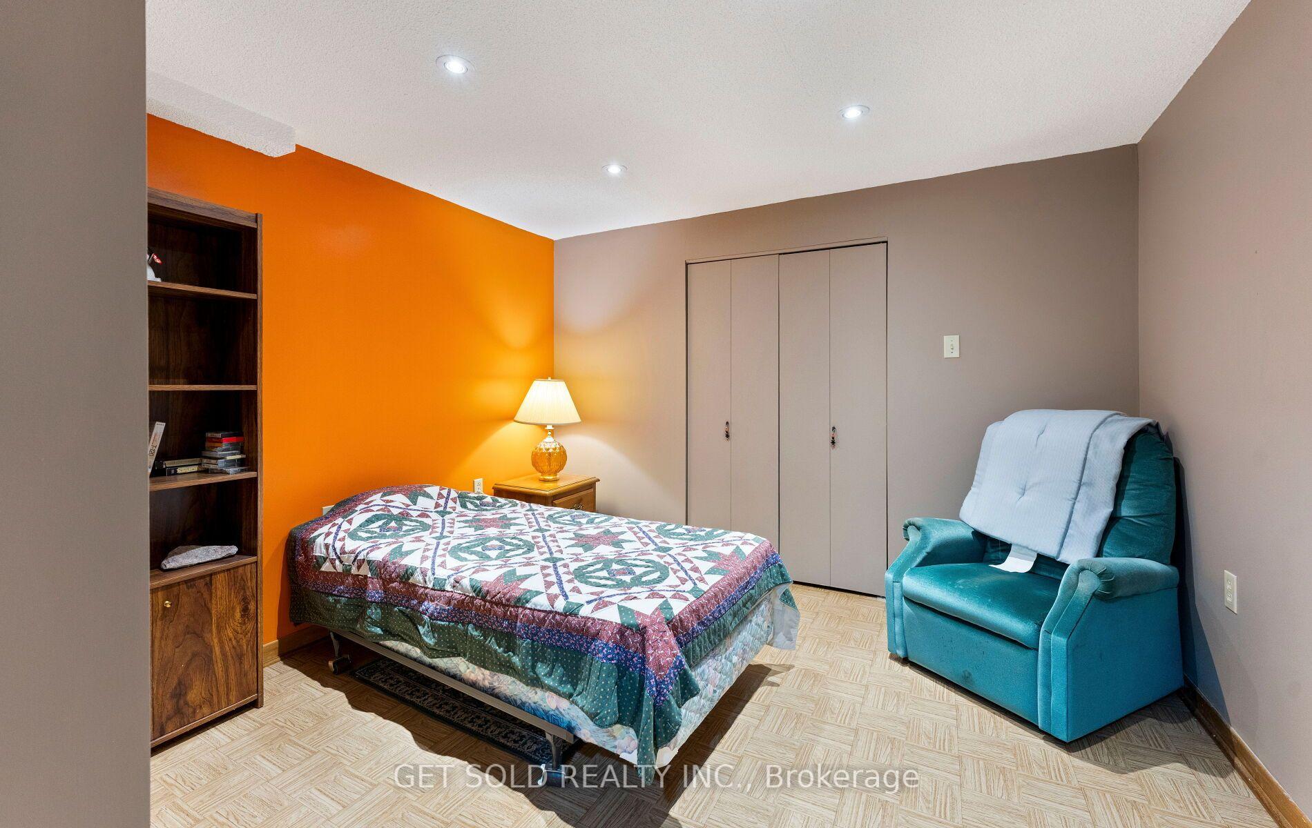 Photo 37 of 22 Almayo Crescent, Etobicoke, West Humber-Clairville — HOMEH