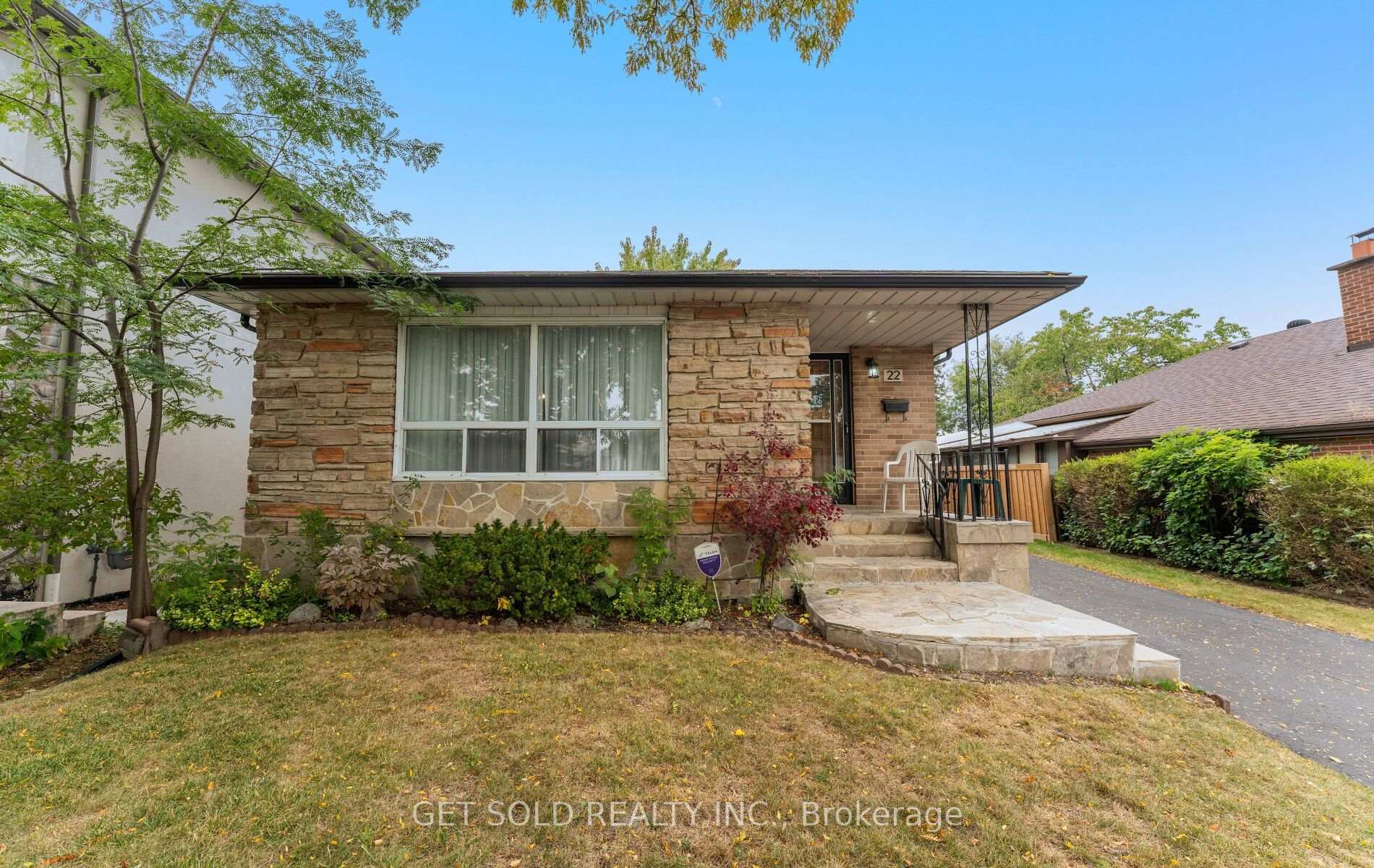 Photo 46 of 22 Almayo Crescent, Etobicoke, West Humber-Clairville — HOMEH