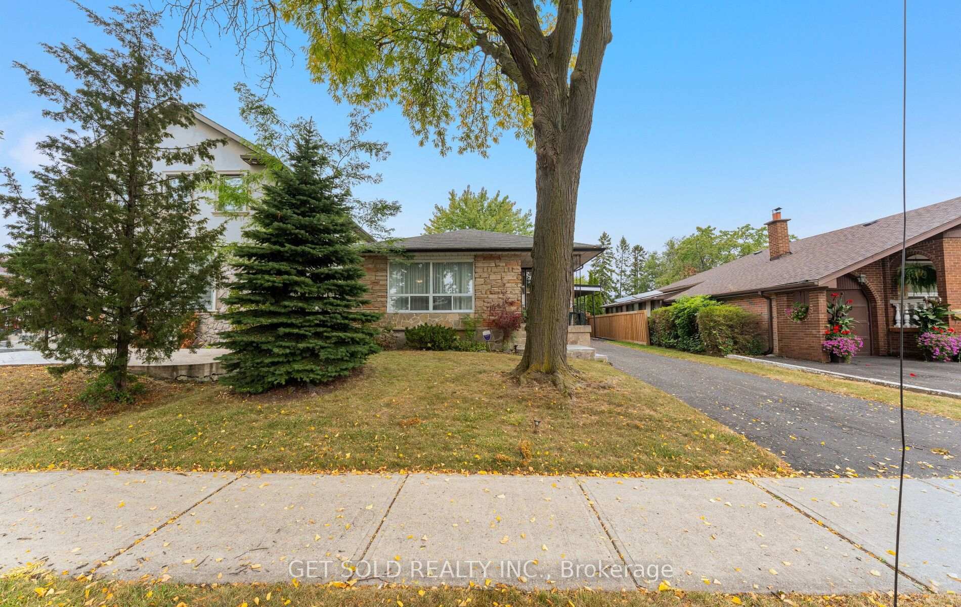 Photo 49 of 22 Almayo Crescent, Etobicoke, West Humber-Clairville — HOMEH