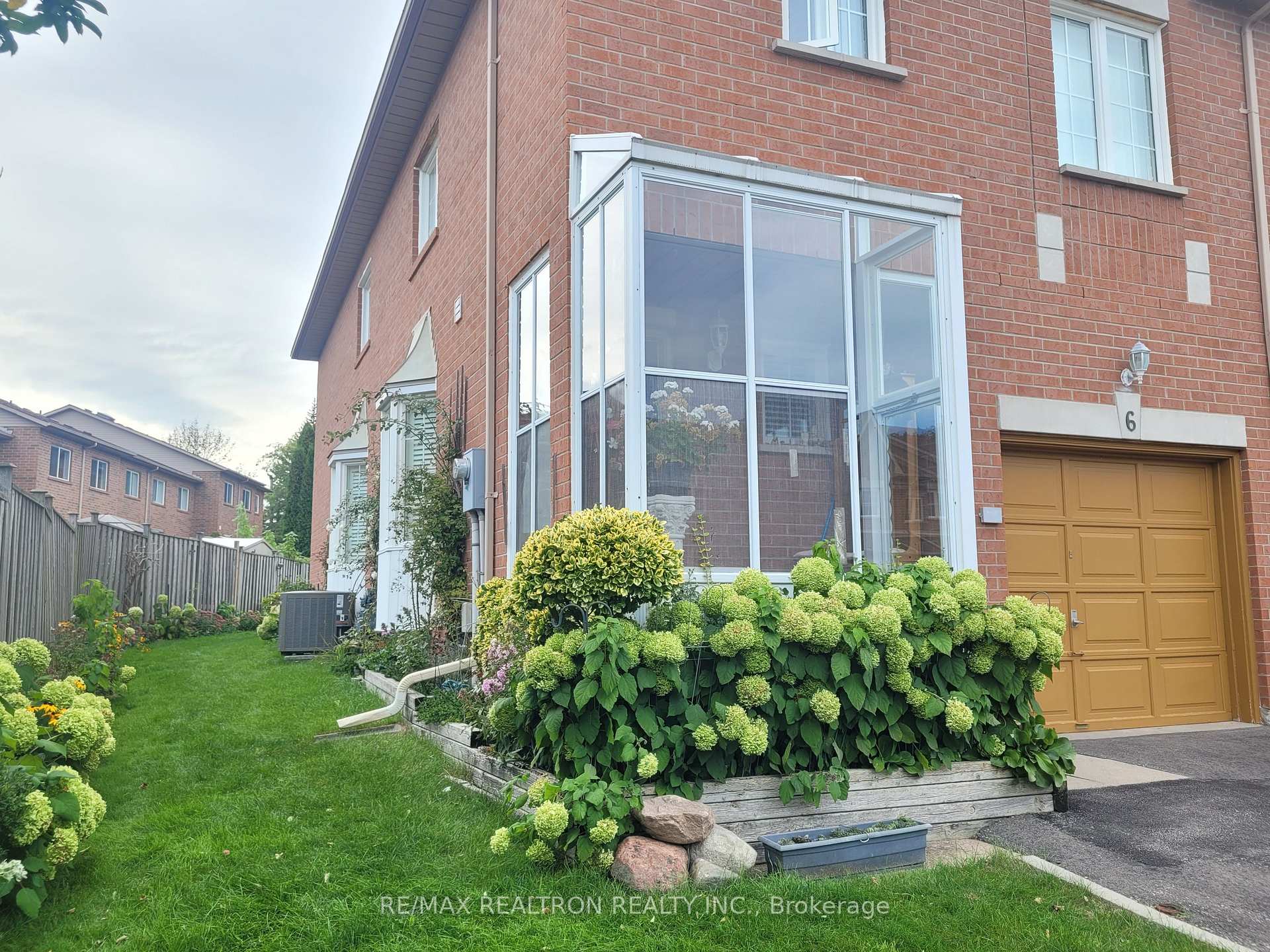 Photo 2 of 6 Echo Glen Road, Scarborough, Morningside — HOMEH