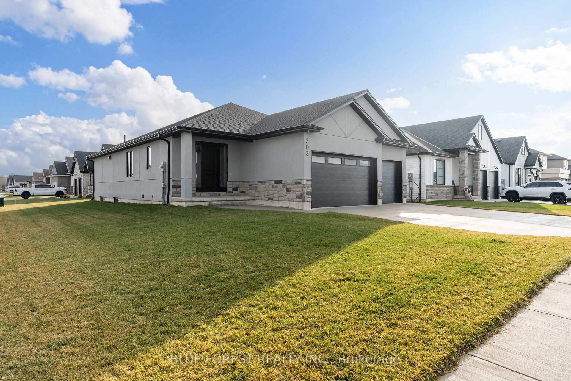 Photo 2 of 303 Nancy Street, Dutton/Dunwich, Rural Dutton/Dunwich — HOMEH