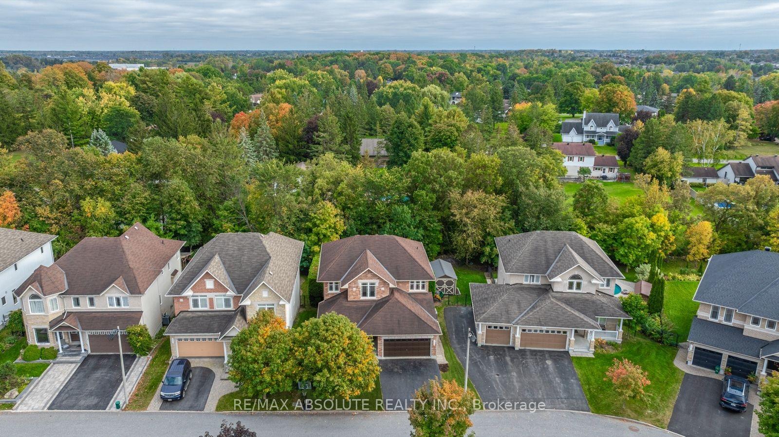 Photo 2 of 229 Marjan Crescent, Ottawa, Barrhaven - Hearts Desire — HOMEH