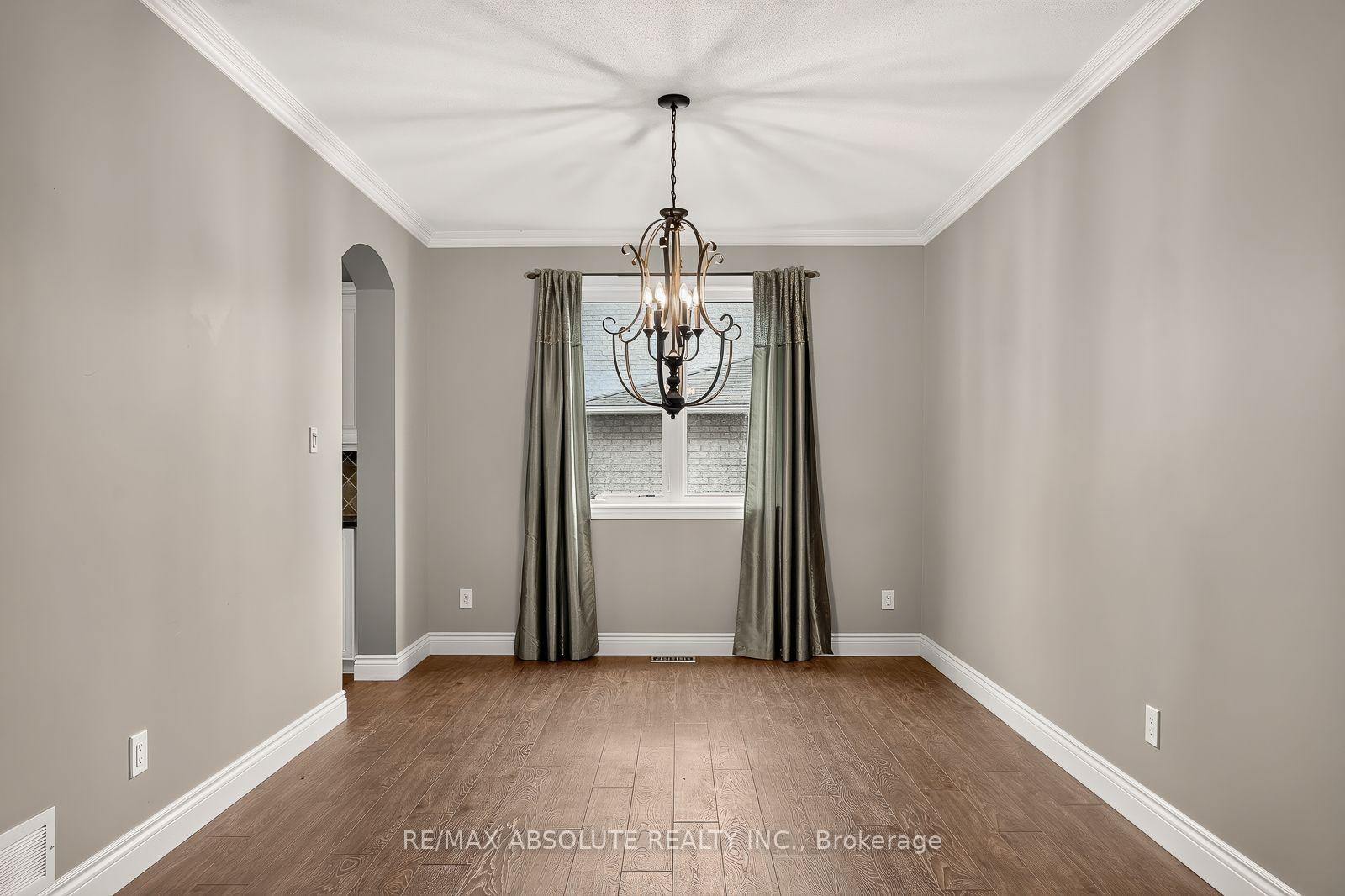 Photo 10 of 229 Marjan Crescent, Ottawa, Barrhaven - Hearts Desire — HOMEH