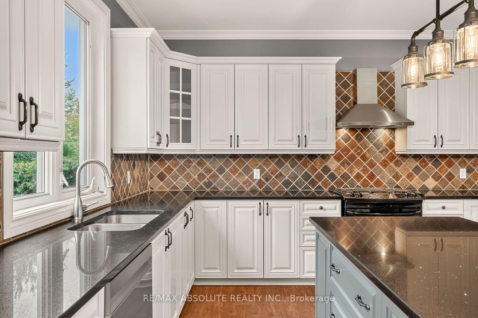 Photo 16 of 229 Marjan Crescent, Ottawa, Barrhaven - Hearts Desire — HOMEH