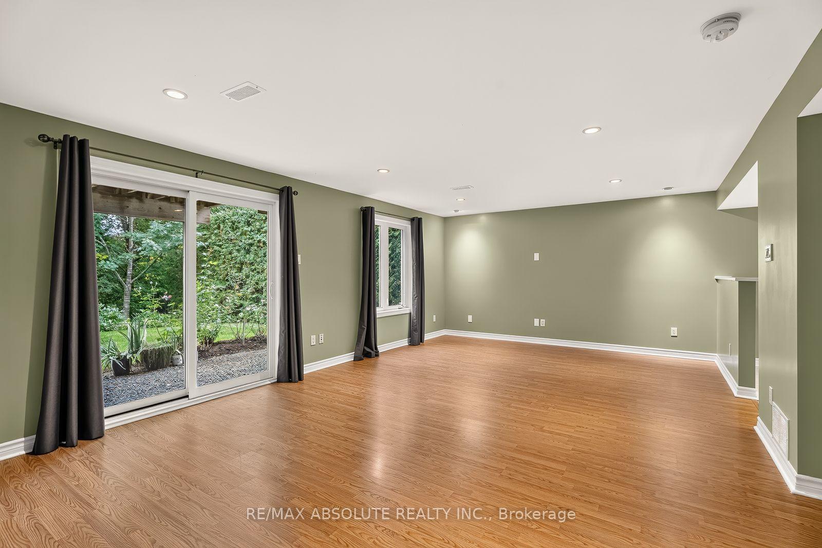Photo 34 of 229 Marjan Crescent, Ottawa, Barrhaven - Hearts Desire — HOMEH