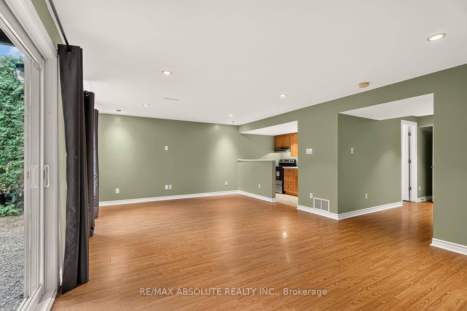 Photo 35 of 229 Marjan Crescent, Ottawa, Barrhaven - Hearts Desire — HOMEH