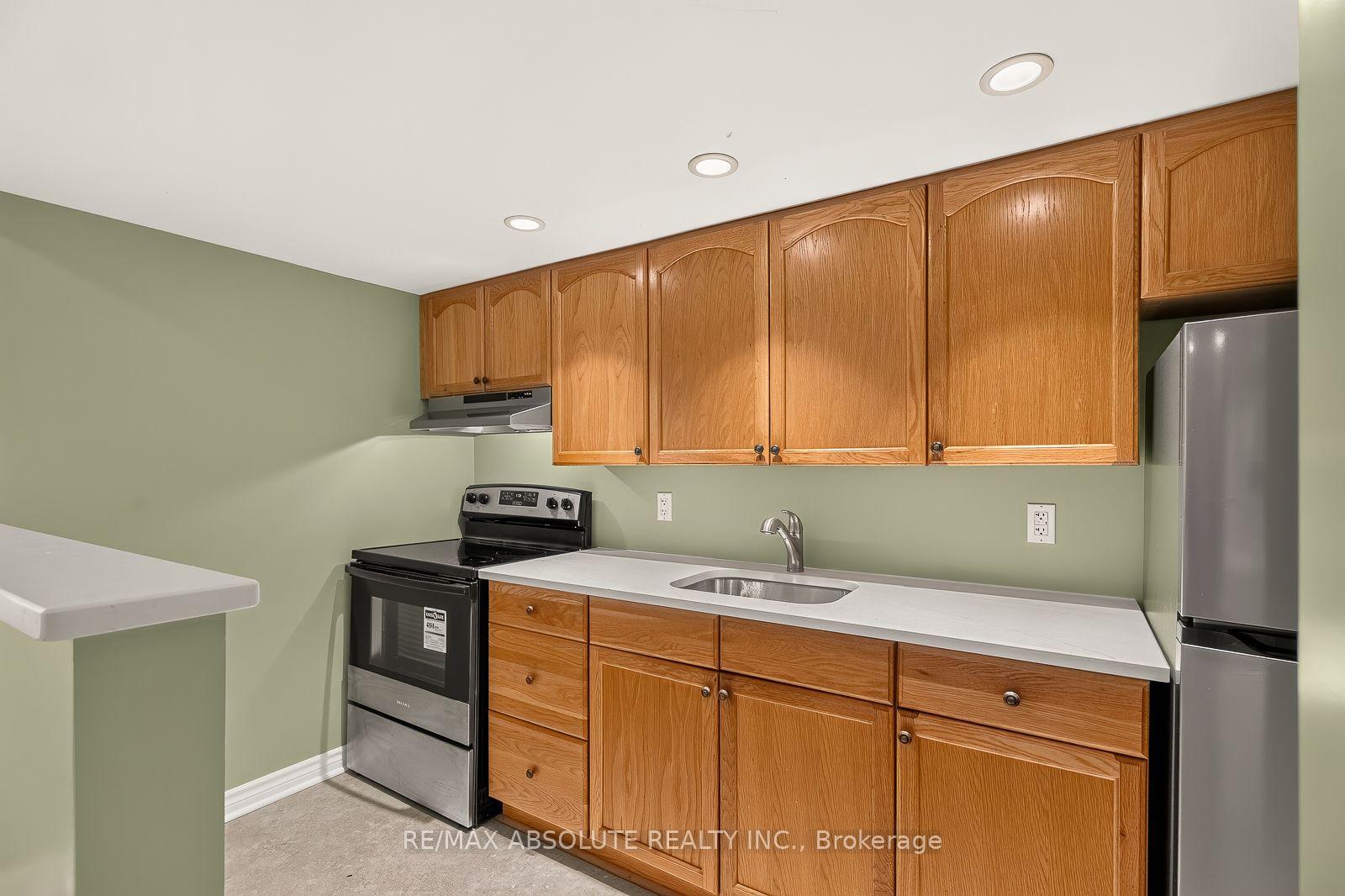 Photo 37 of 229 Marjan Crescent, Ottawa, Barrhaven - Hearts Desire — HOMEH