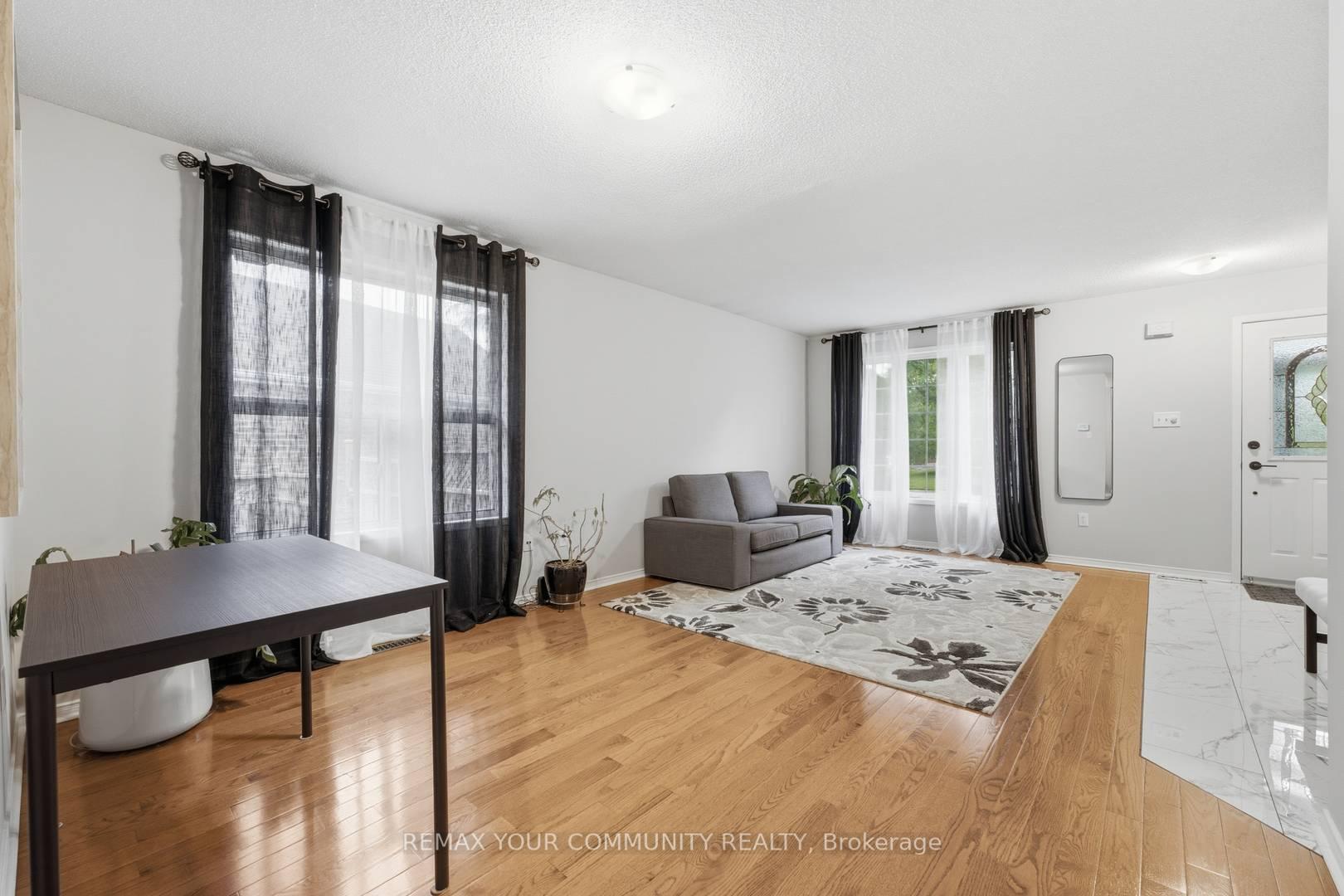 Photo 3 of 57 Kingsridge Road, Barrie, Bayshore — HOMEH