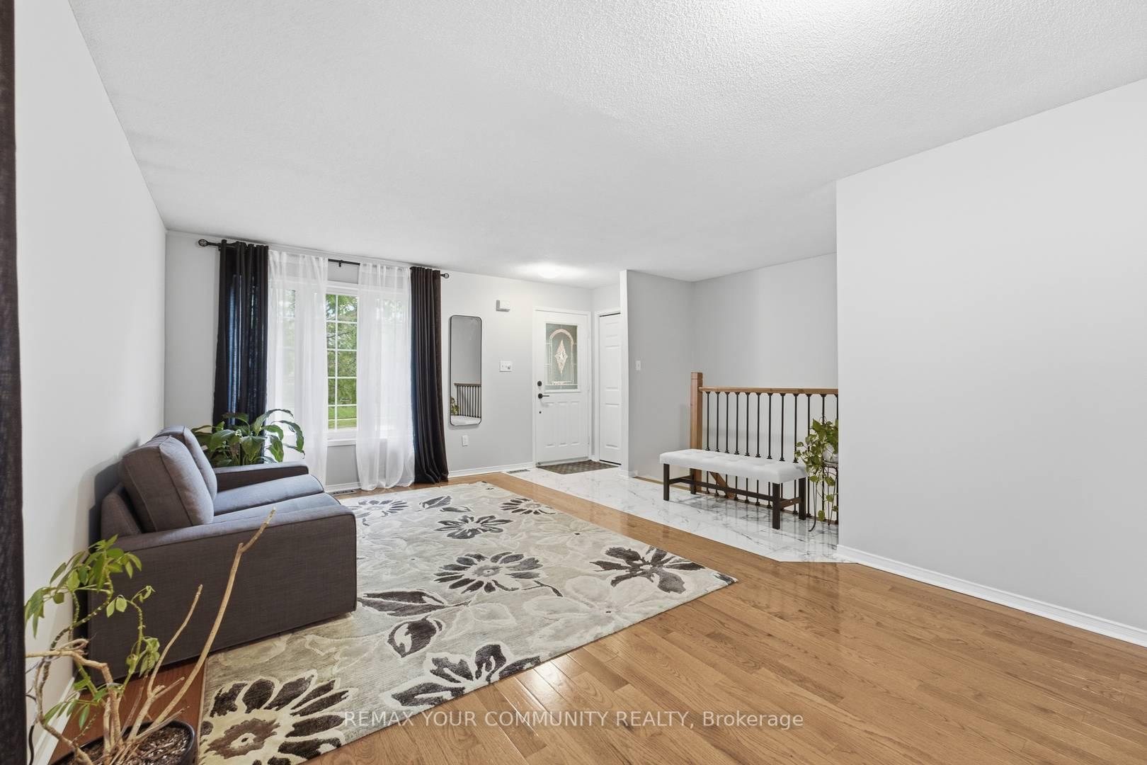Photo 4 of 57 Kingsridge Road, Barrie, Bayshore — HOMEH