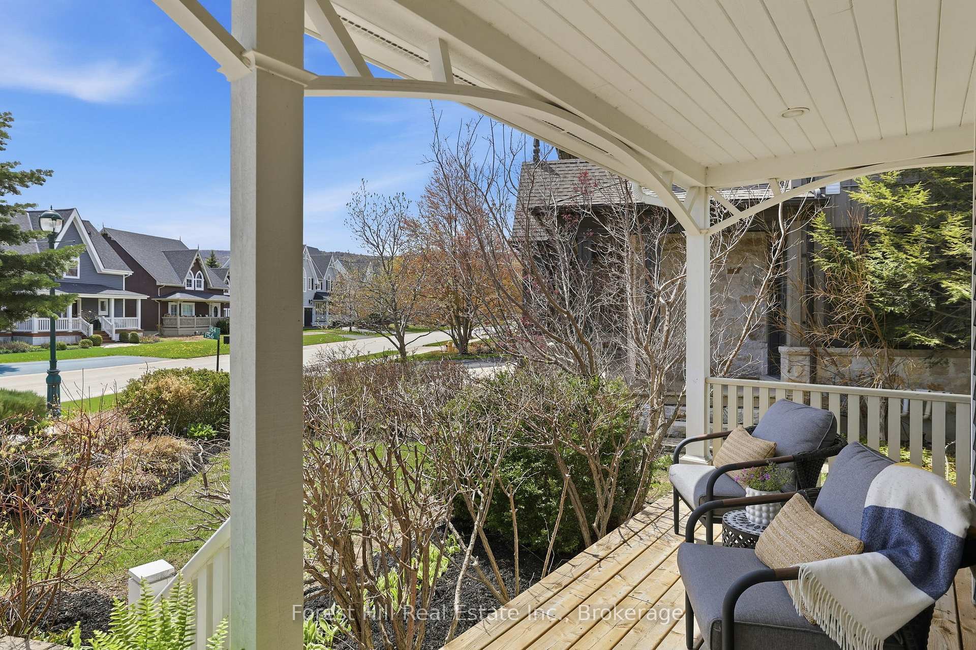 Photo 3 of 156 Snowbridge Way, Blue Mountains — HOMEH
