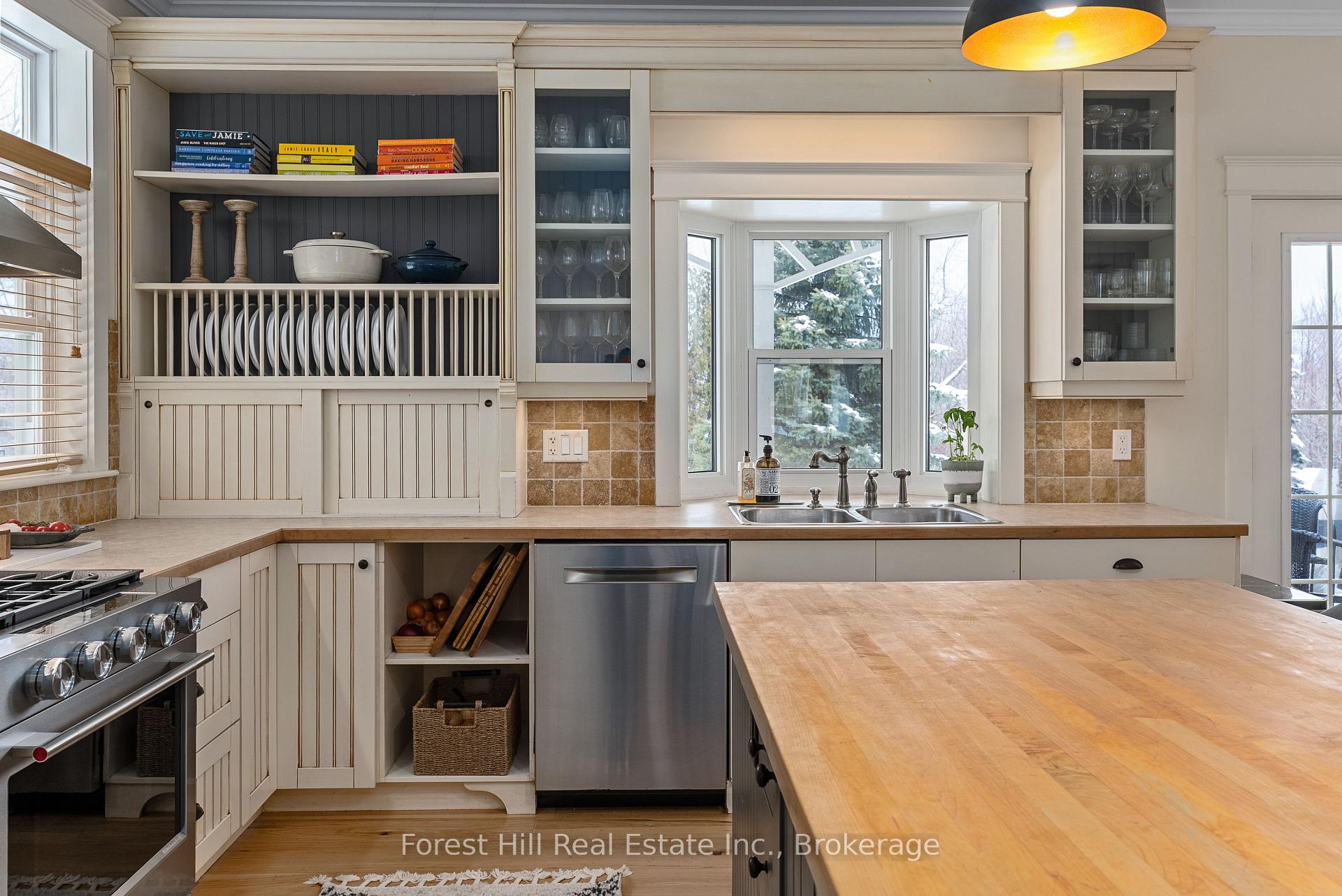 Photo 13 of 156 Snowbridge Way, Blue Mountains — HOMEH