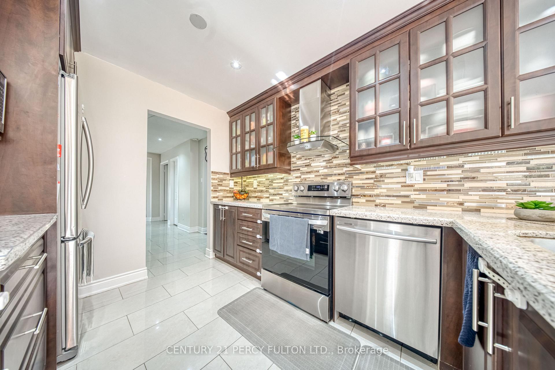 Photo 9 of 46 Hearne Crescent, Ajax, Central — HOMEH