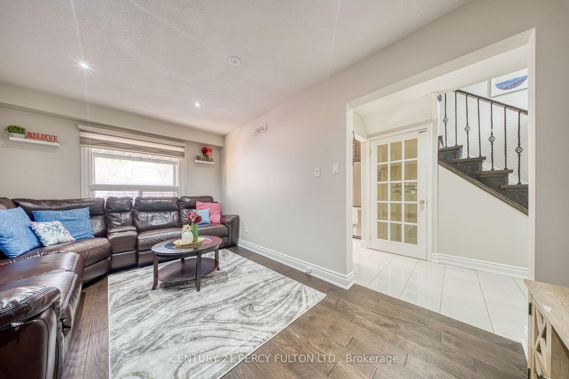 Photo 13 of 46 Hearne Crescent, Ajax, Central — HOMEH