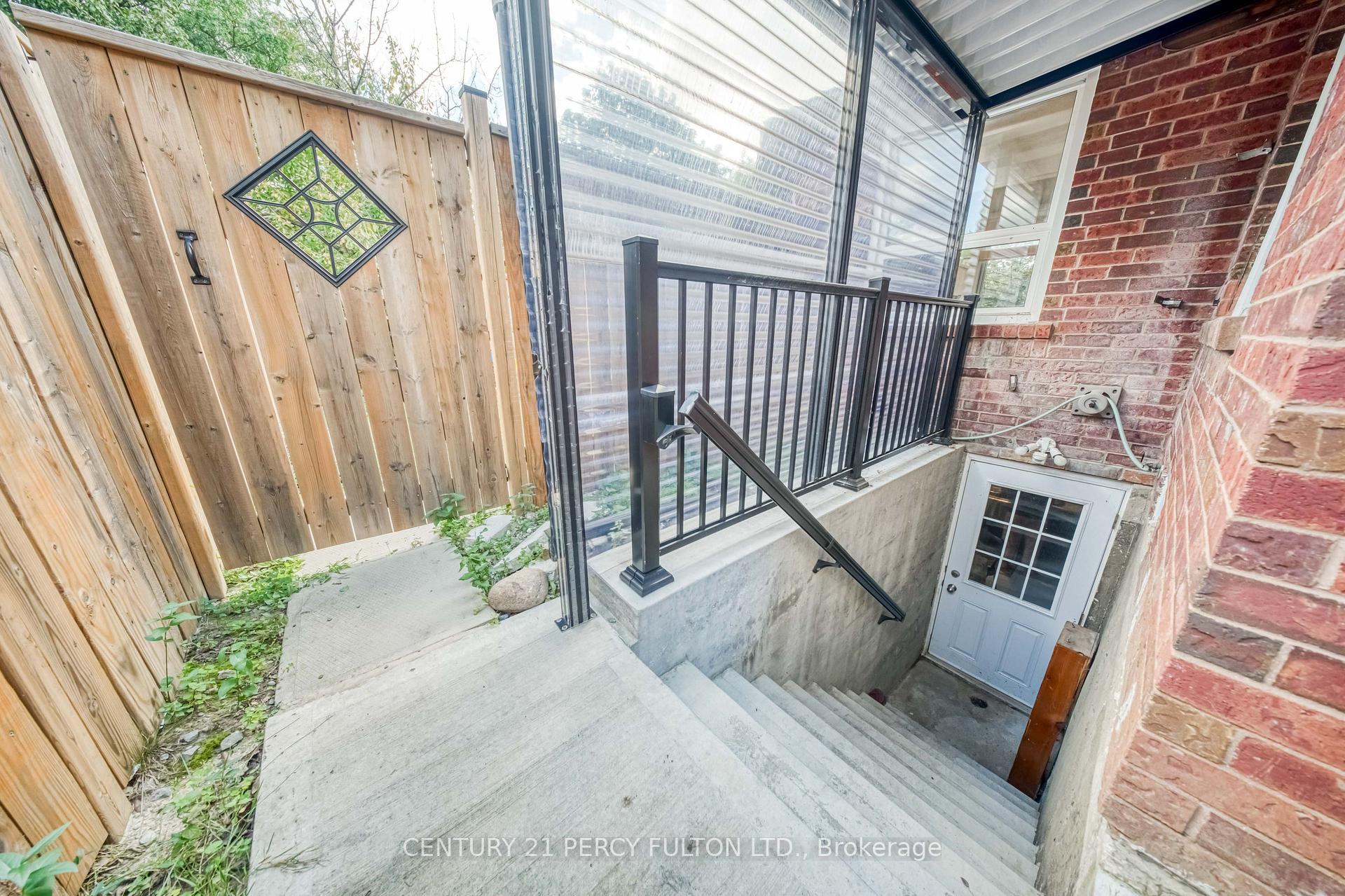 Photo 24 of 46 Hearne Crescent, Ajax, Central — HOMEH