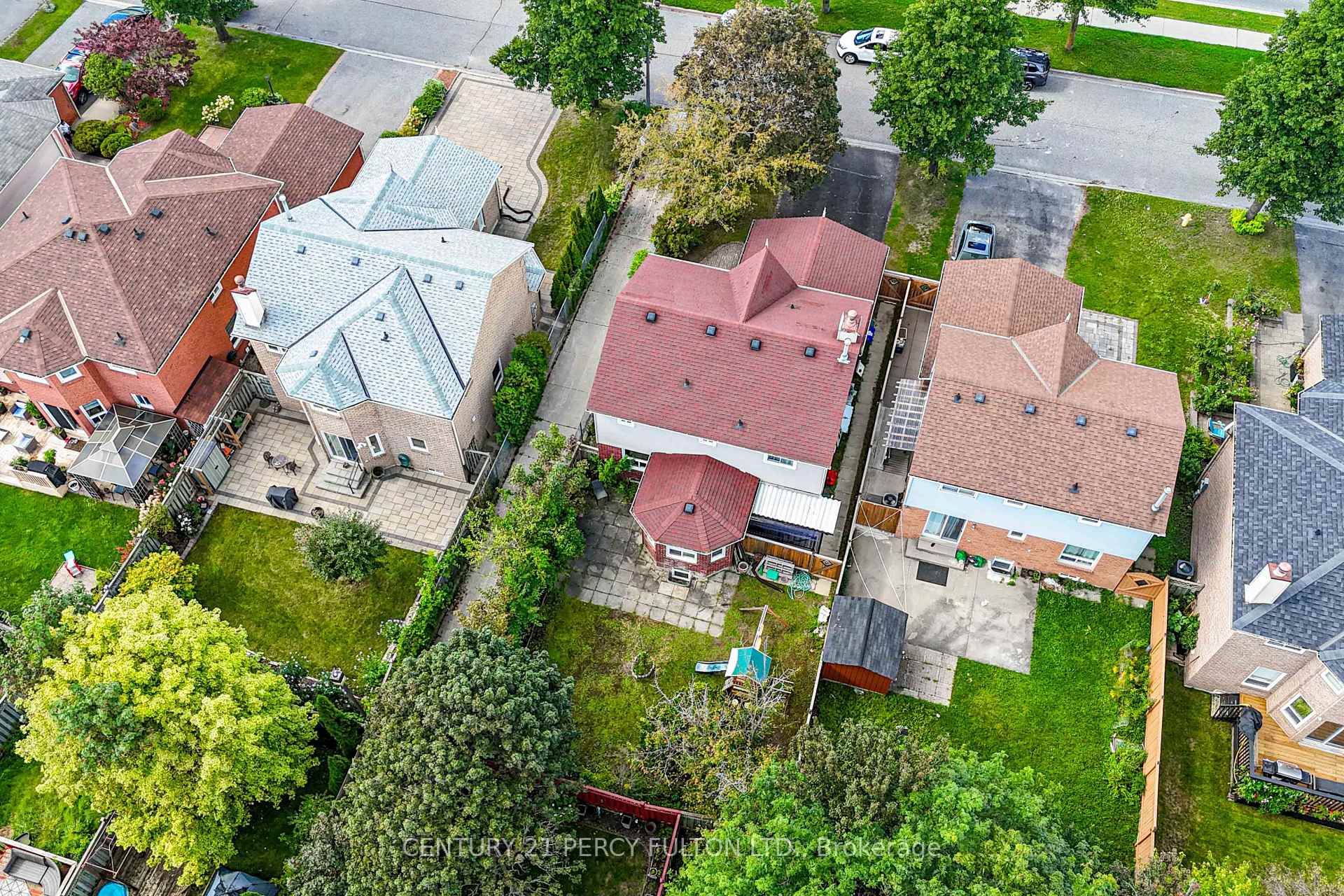 Photo 35 of 46 Hearne Crescent, Ajax, Central — HOMEH