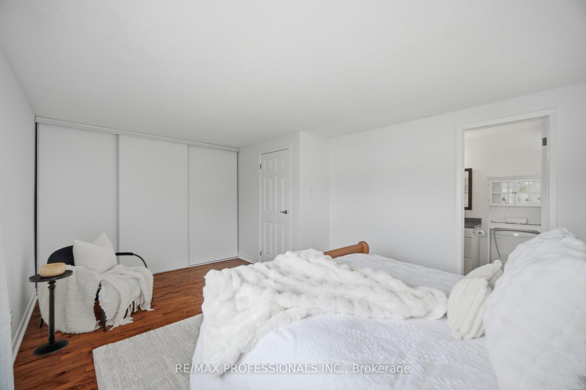 Photo 26 of 6081 Fullerton Crescent, Mississauga, Meadowvale — HOMEH