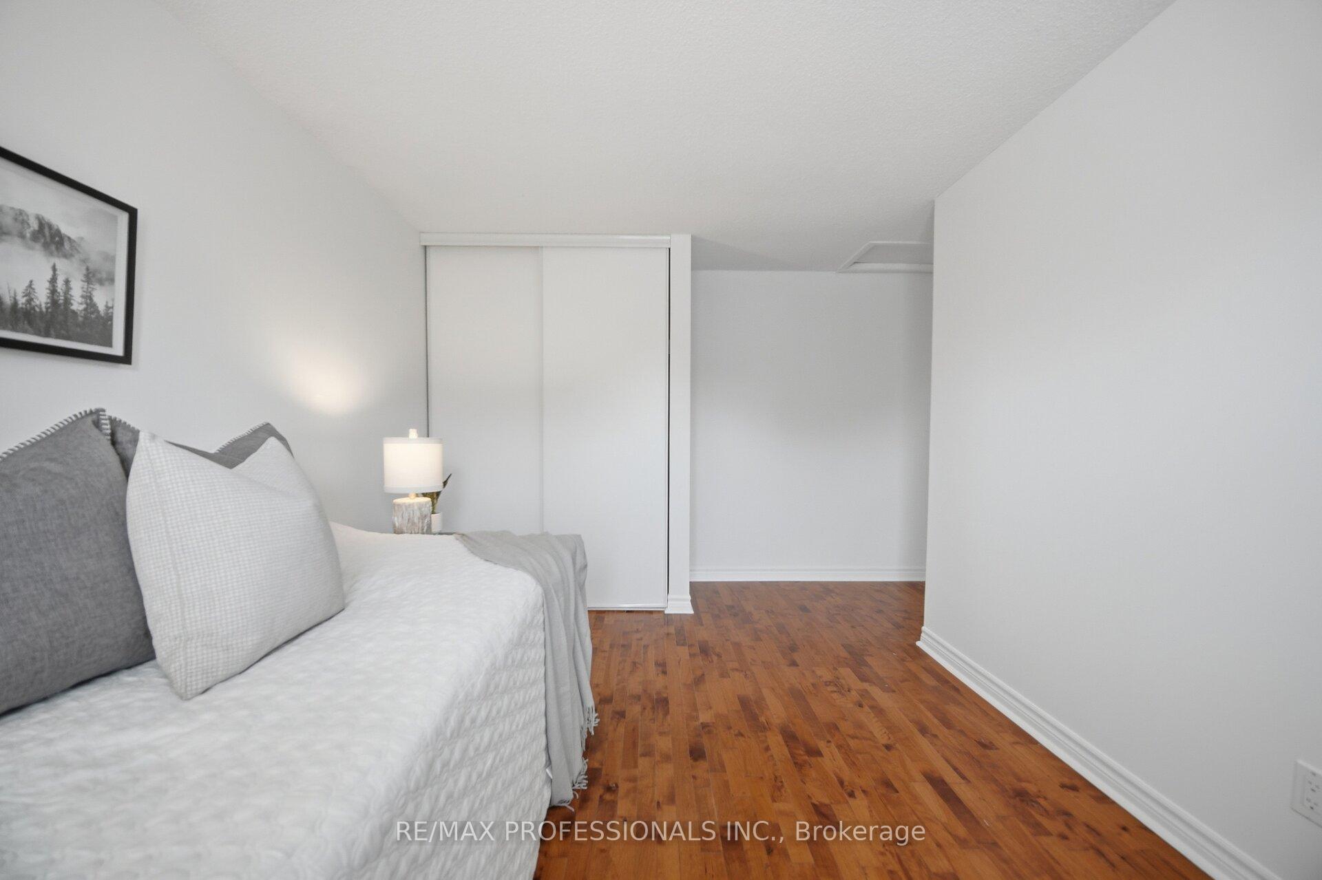 Photo 30 of 6081 Fullerton Crescent, Mississauga, Meadowvale — HOMEH