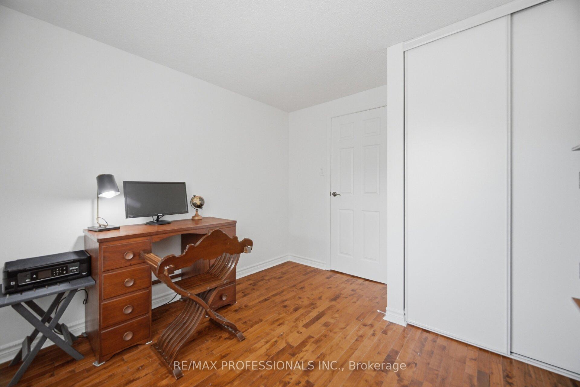 Photo 32 of 6081 Fullerton Crescent, Mississauga, Meadowvale — HOMEH