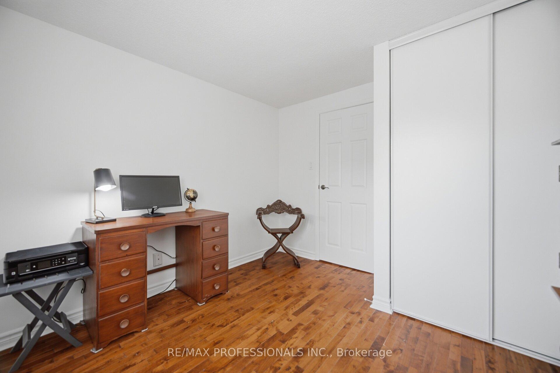 Photo 33 of 6081 Fullerton Crescent, Mississauga, Meadowvale — HOMEH