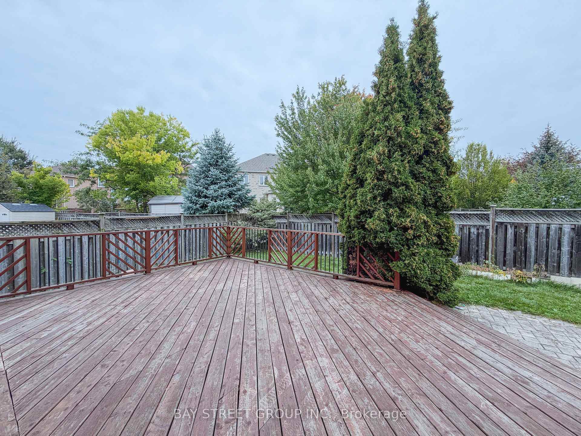 Photo 4 of 30 Emery Hill Boulevard, Markham, Berczy — HOMEH