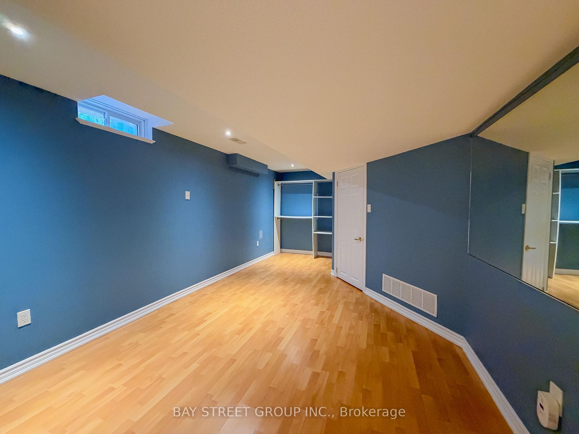 Photo 16 of 30 Emery Hill Boulevard, Markham, Berczy — HOMEH