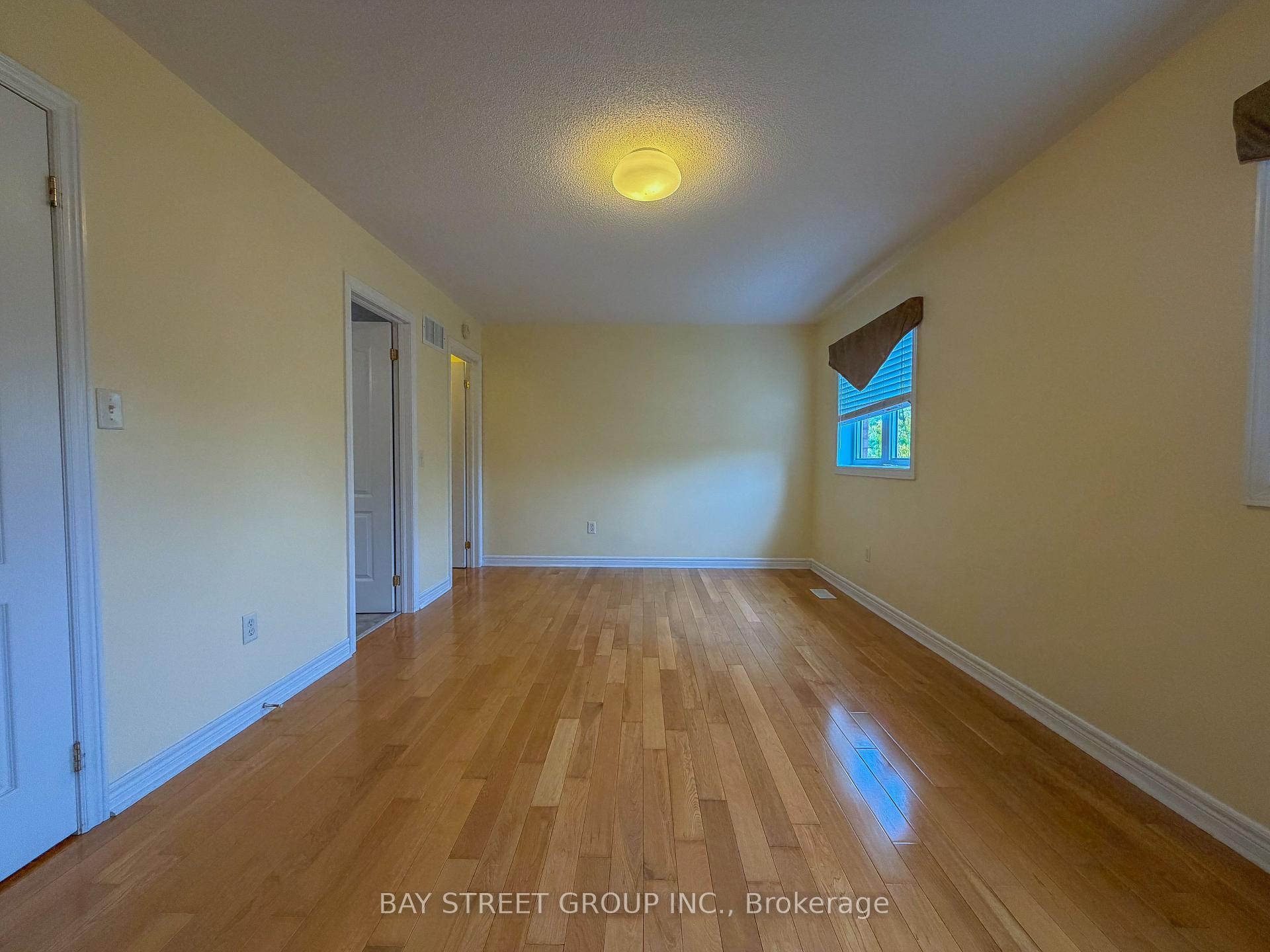 Photo 14 of 30 Emery Hill Boulevard, Markham, Berczy — HOMEH