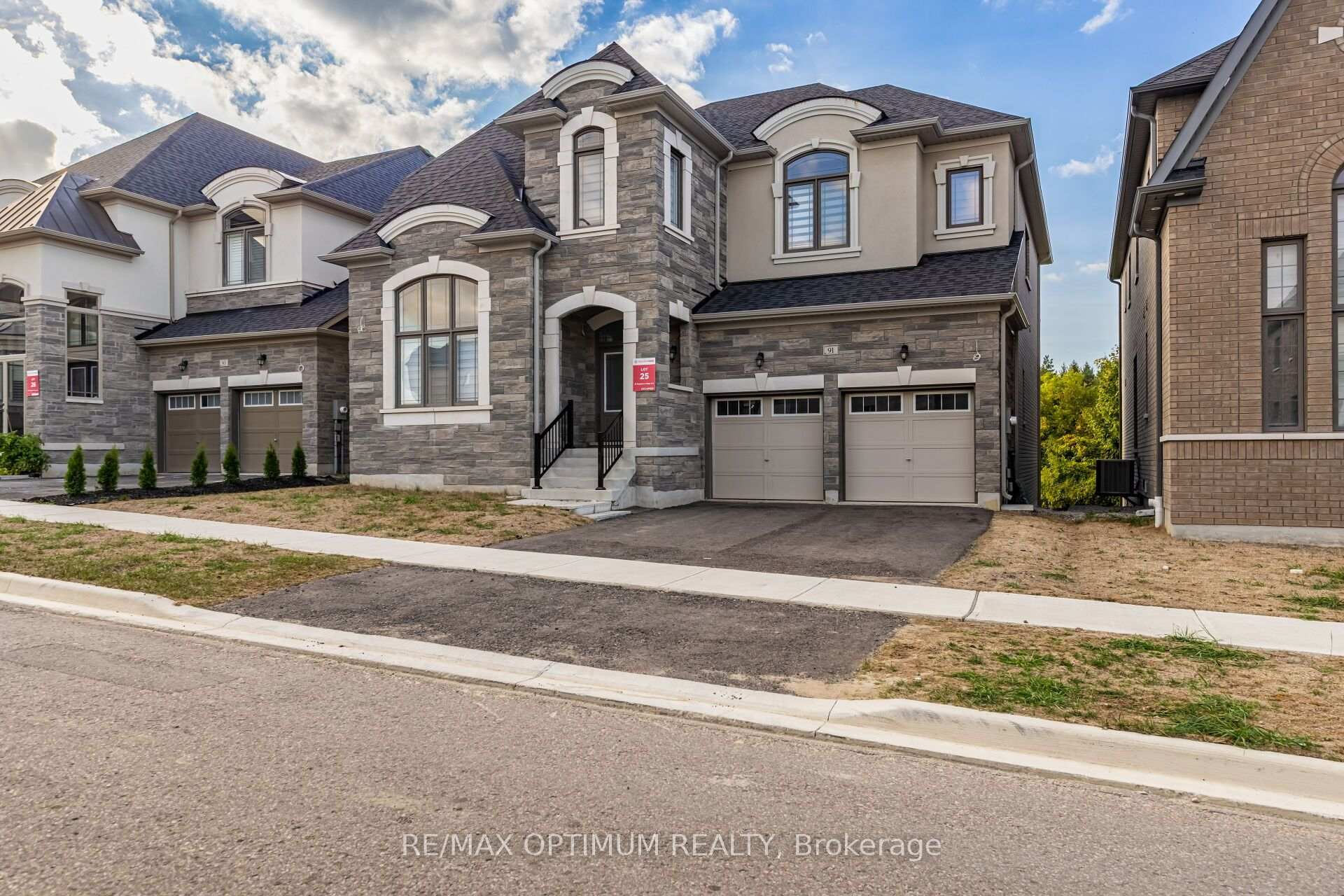 Photo 14 of 91 Raspberry Ridge Avenue, Caledon, Caledon East — HOMEH