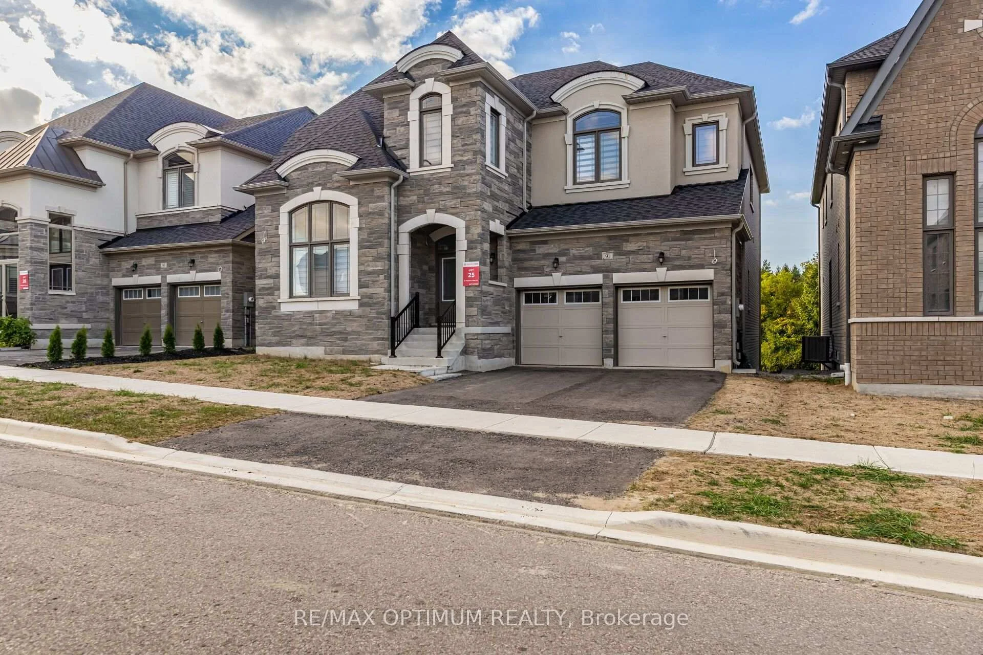 Photo 4 of 91 Raspberry Ridge Avenue, Caledon, Caledon East — HOMEH