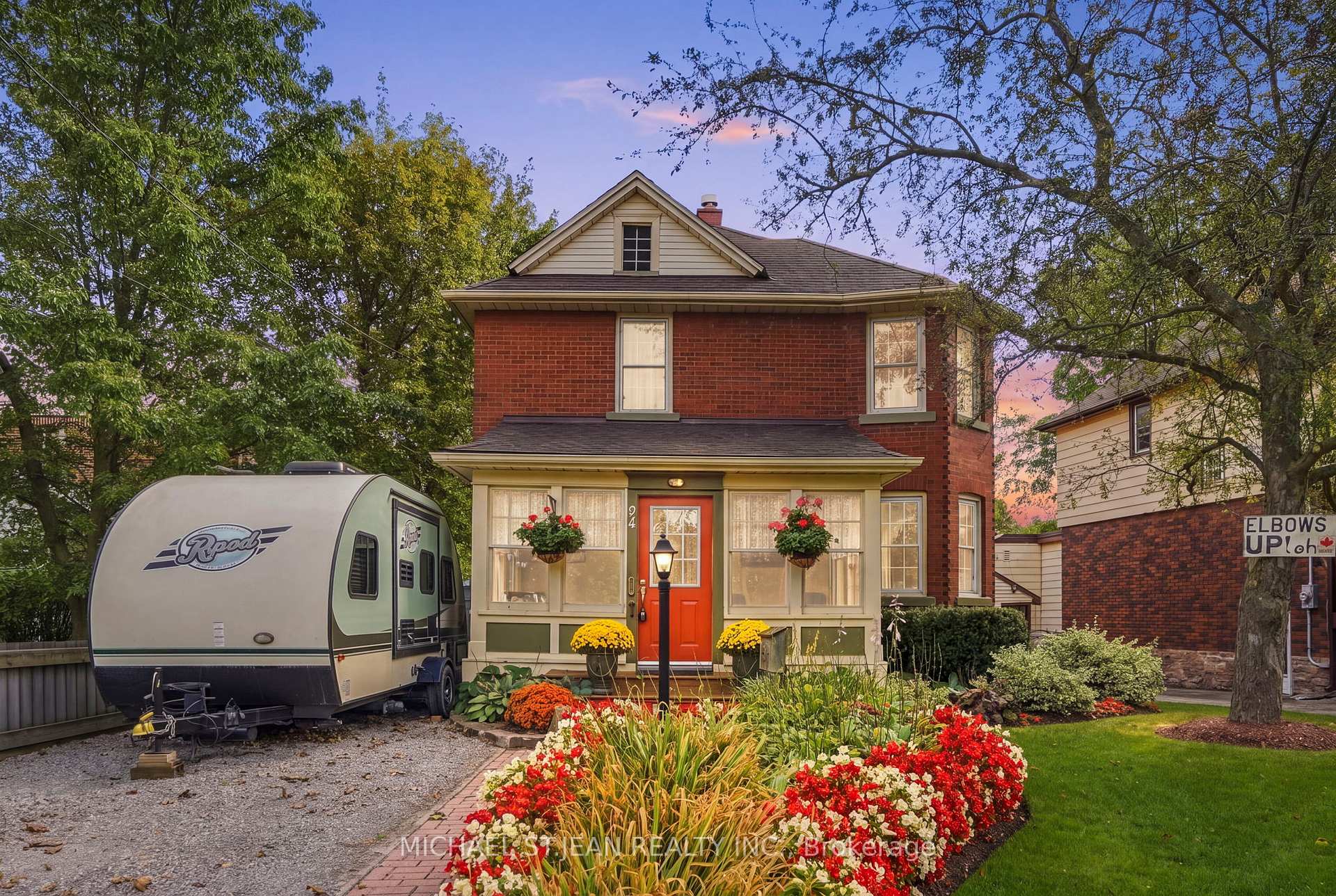 Photo of 94 River Road