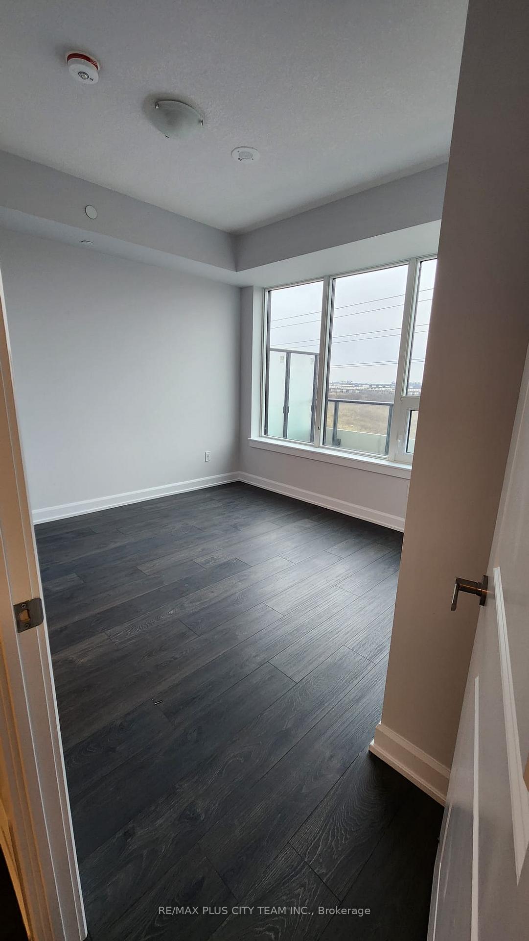 Photo 4 of Unit 414, 3220 William Coltson Avenue, Oakville, Joshua Meadows — HOMEH