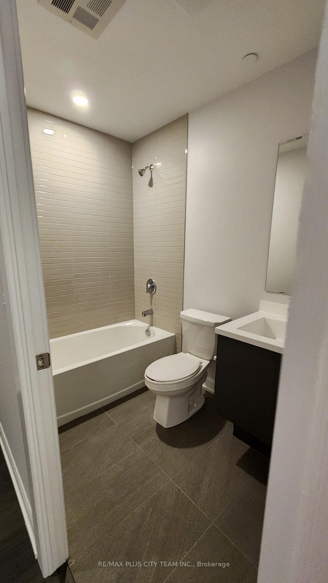 Photo 8 of Unit 414, 3220 William Coltson Avenue, Oakville, Joshua Meadows — HOMEH