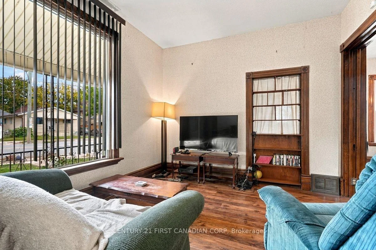 Photo 33 of 367 Hamilton Road, London, East L — HOMEH