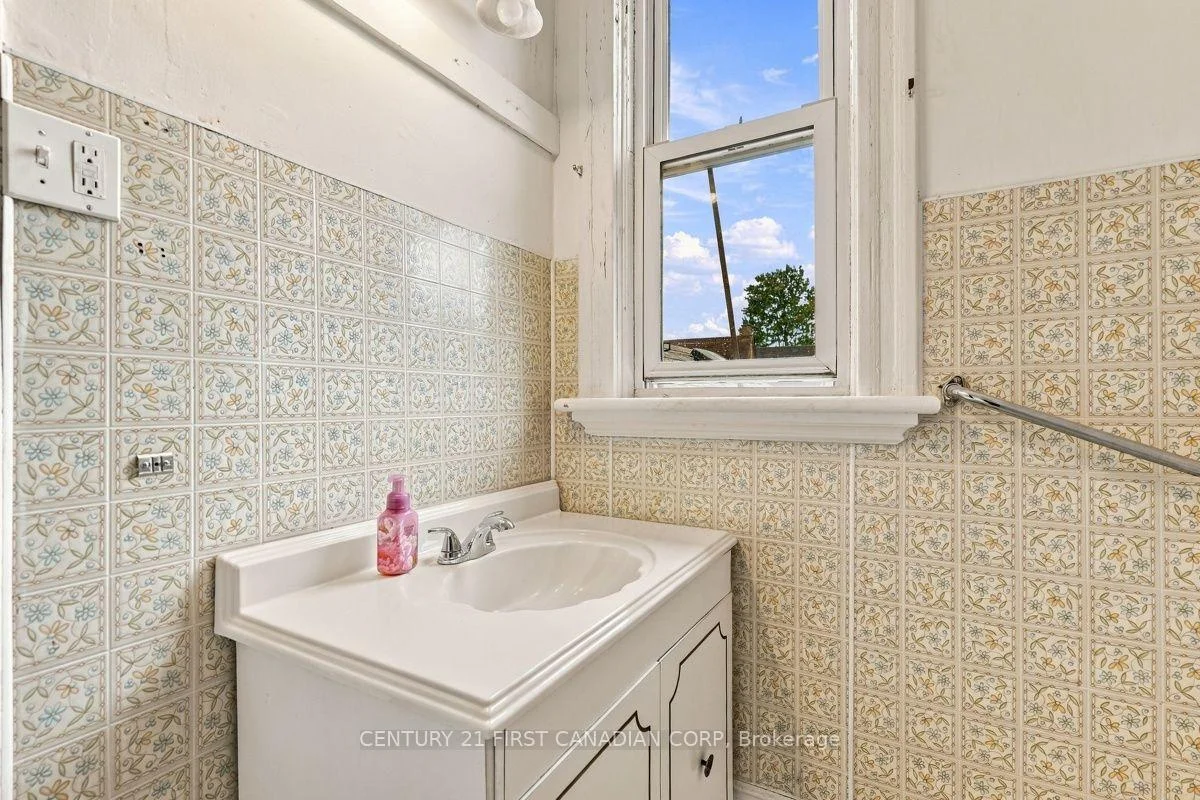 Photo 59 of 367 Hamilton Road, London, East L — HOMEH