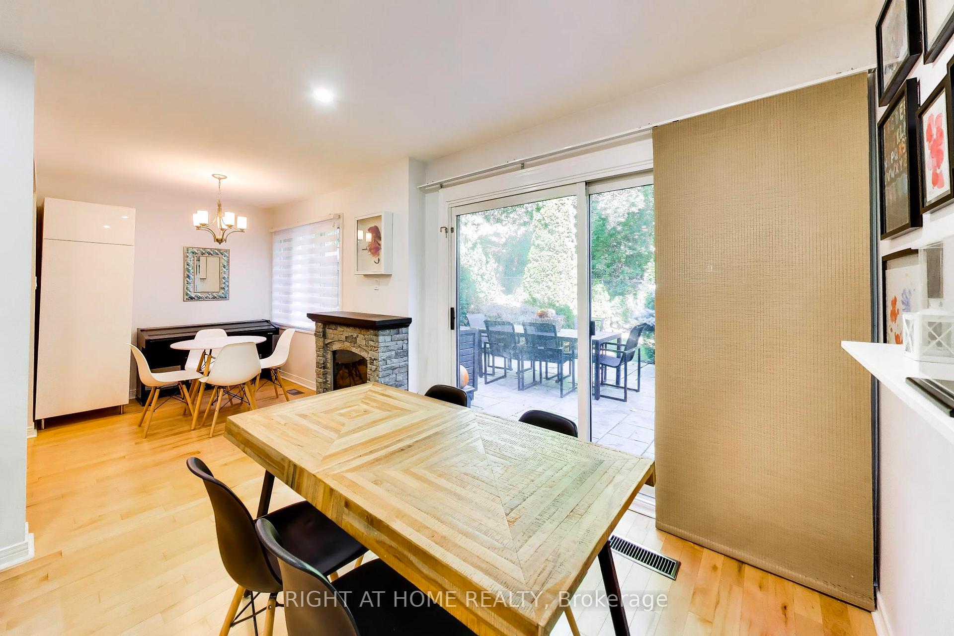 Photo 6 of Unit 3, 46 Three Valleys Drive, North York, Parkwoods-Donalda — HOMEH