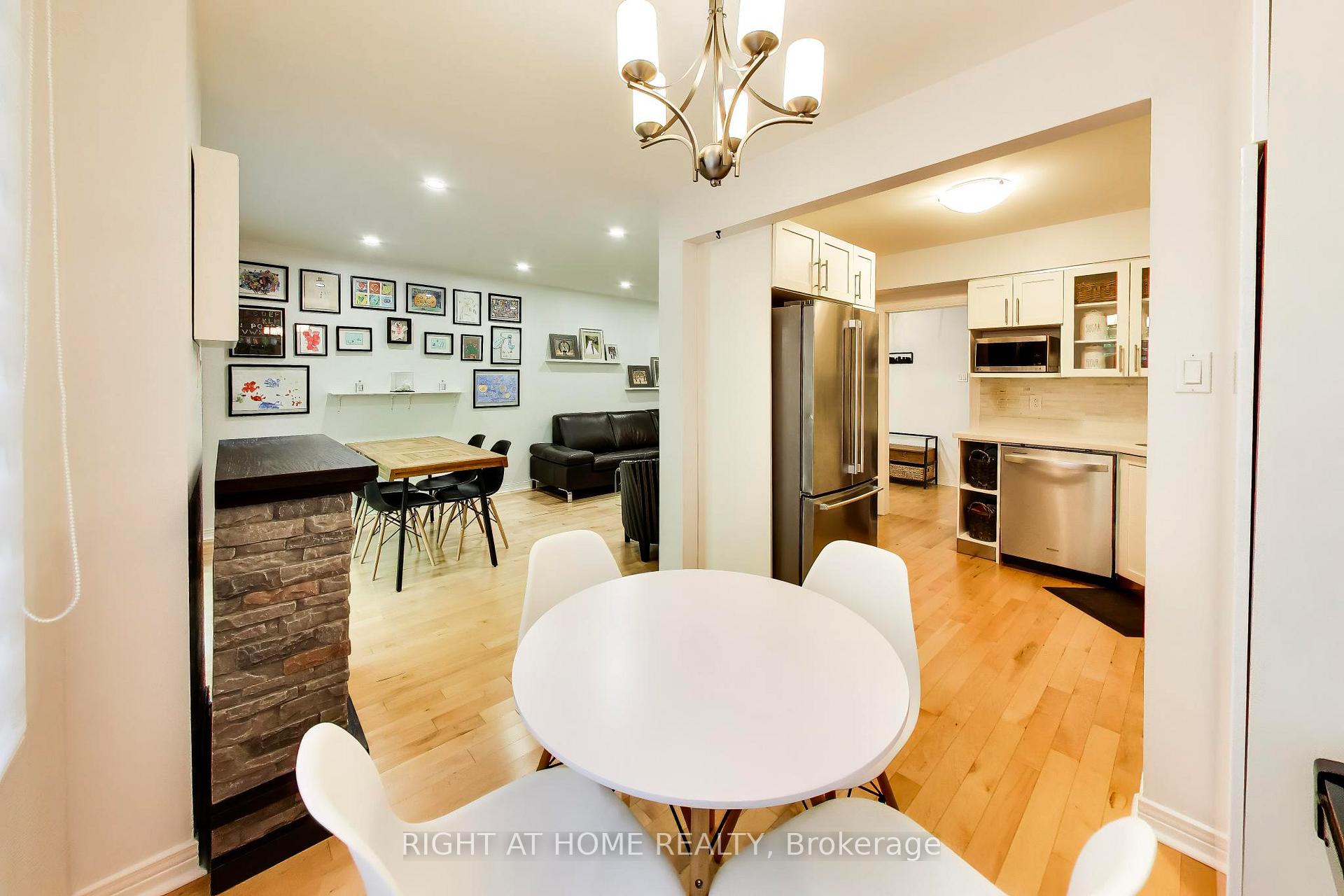 Photo 12 of Unit 3, 46 Three Valleys Drive, North York, Parkwoods-Donalda — HOMEH