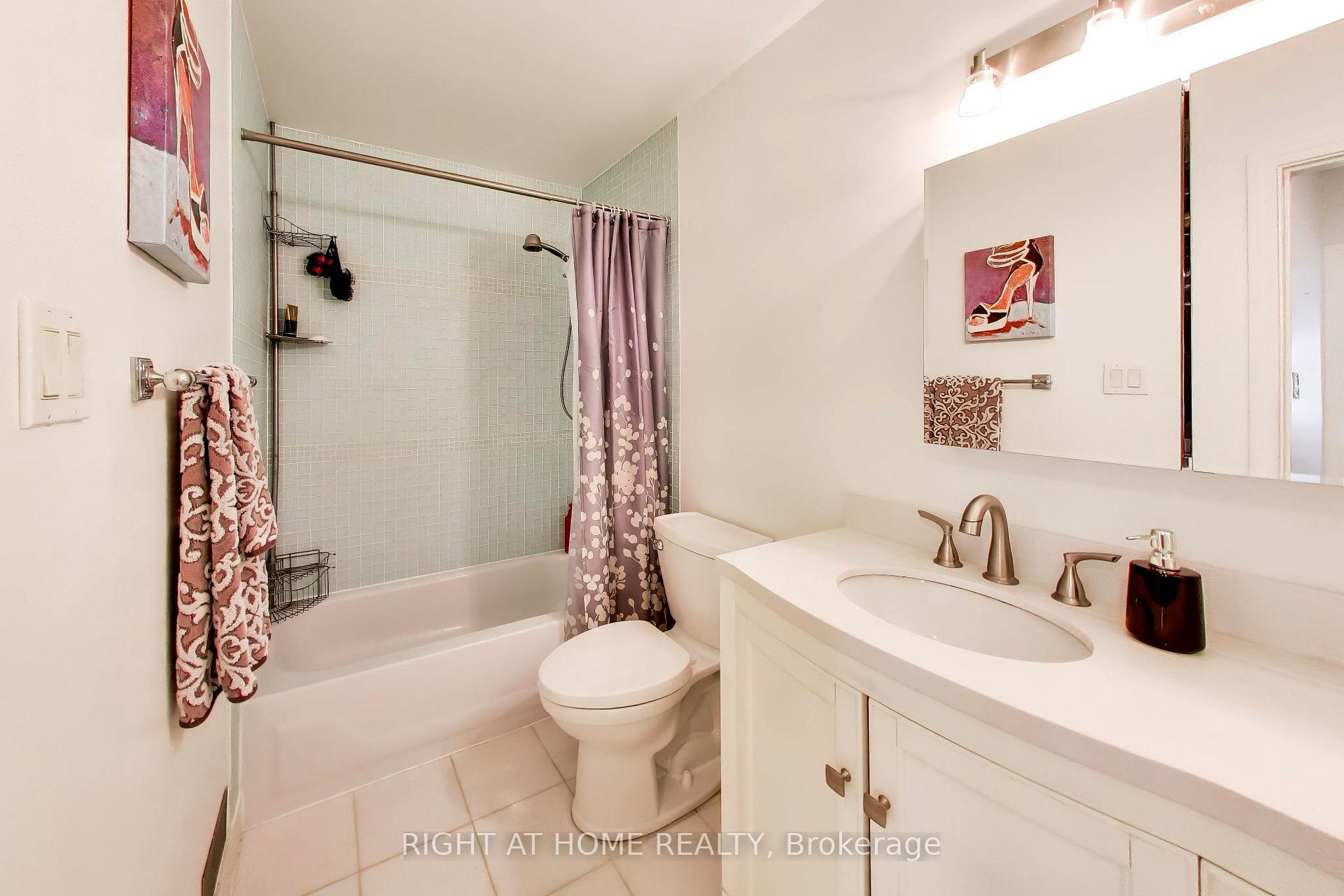Photo 20 of Unit 3, 46 Three Valleys Drive, North York, Parkwoods-Donalda — HOMEH