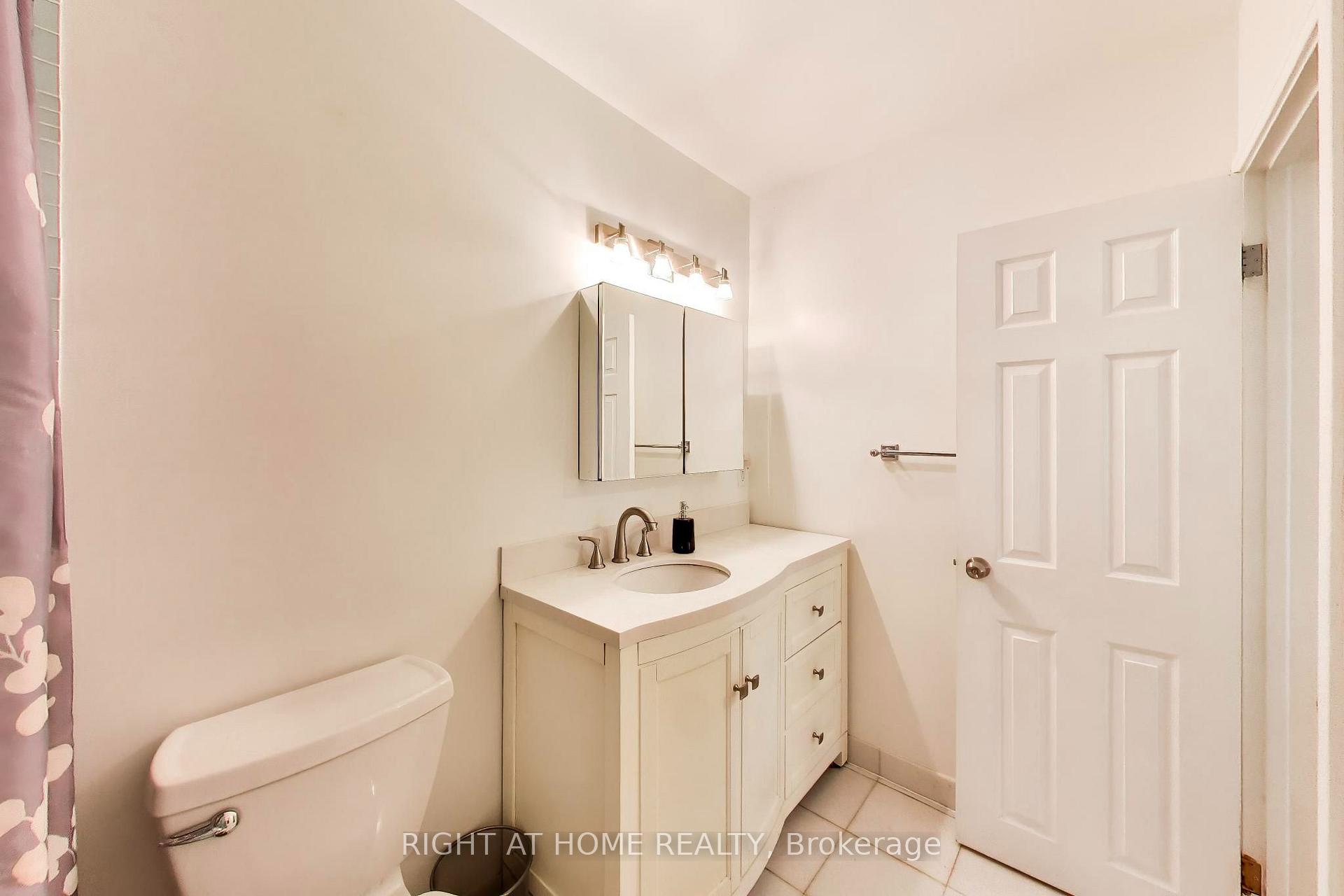 Photo 21 of Unit 3, 46 Three Valleys Drive, North York, Parkwoods-Donalda — HOMEH