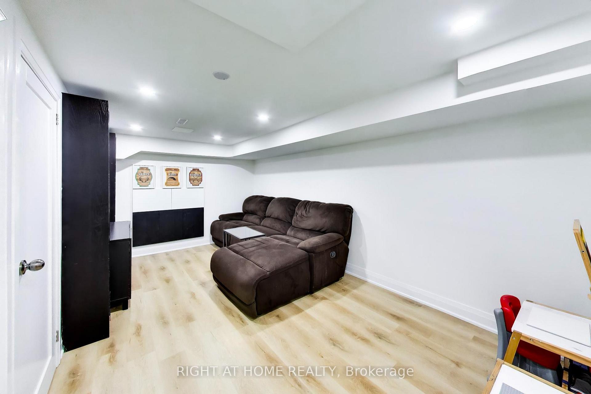 Photo 22 of Unit 3, 46 Three Valleys Drive, North York, Parkwoods-Donalda — HOMEH