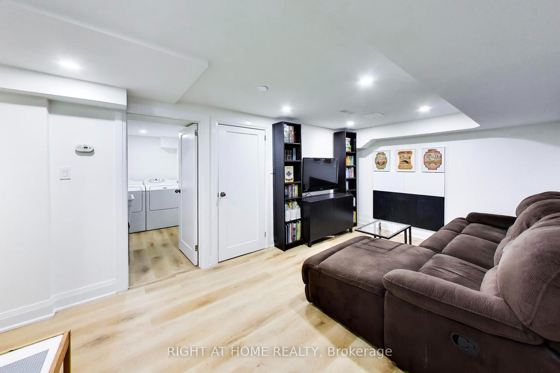 Photo 23 of Unit 3, 46 Three Valleys Drive, North York, Parkwoods-Donalda — HOMEH