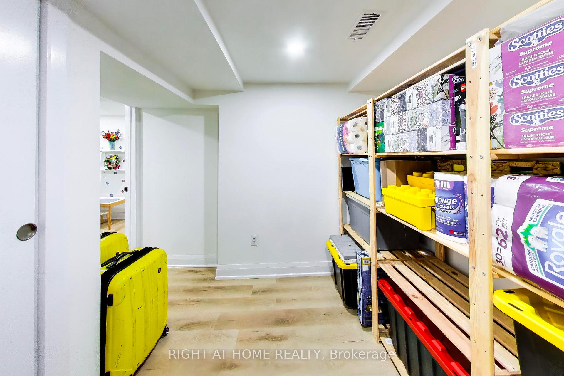 Photo 27 of Unit 3, 46 Three Valleys Drive, North York, Parkwoods-Donalda — HOMEH