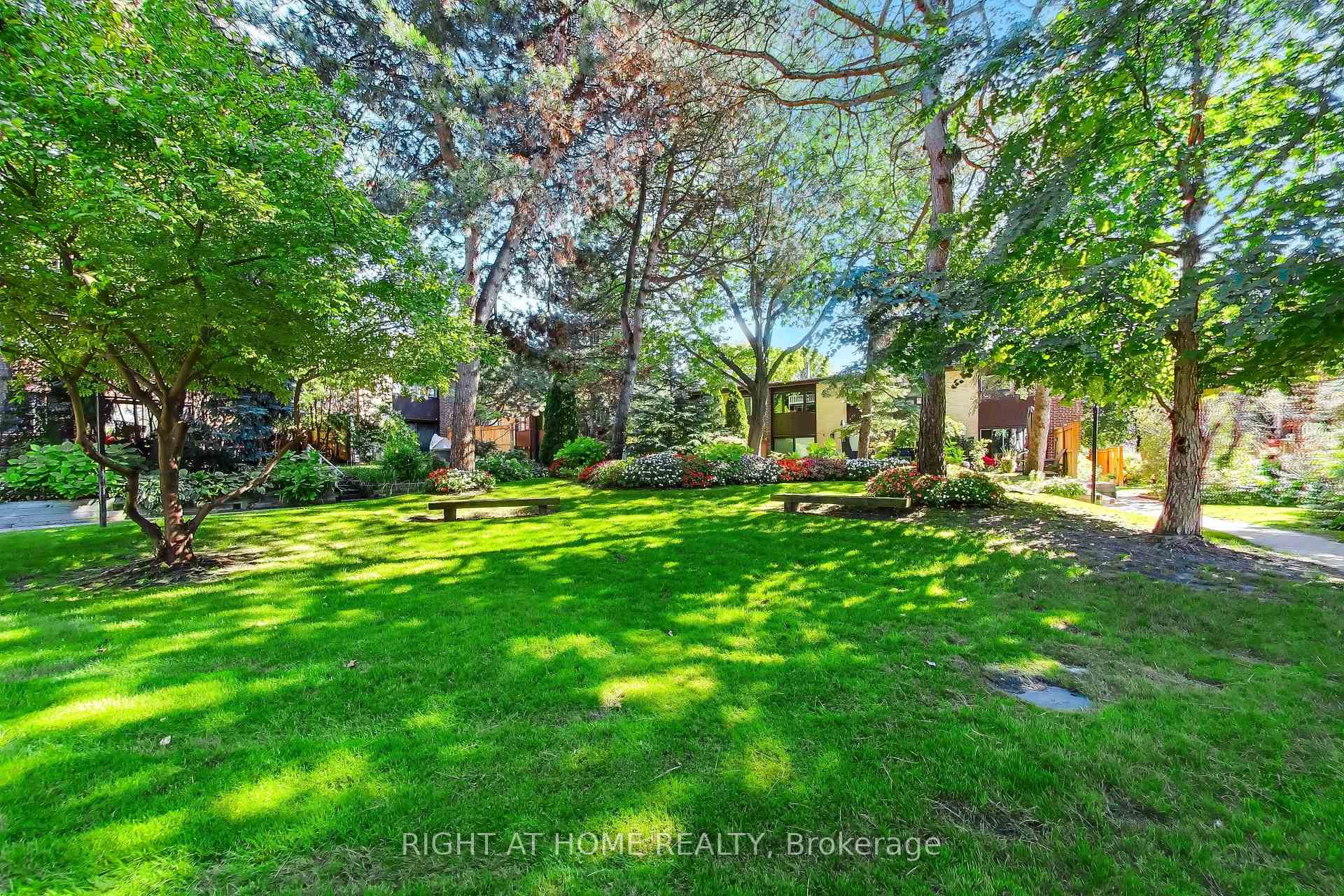 Photo 38 of Unit 3, 46 Three Valleys Drive, North York, Parkwoods-Donalda — HOMEH