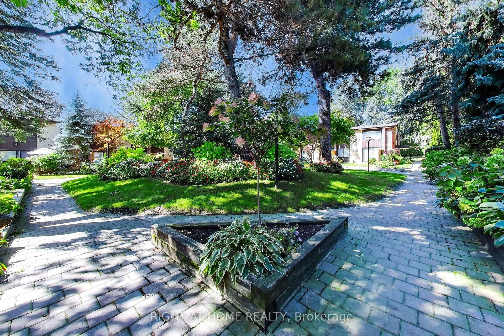 Photo 39 of Unit 3, 46 Three Valleys Drive, North York, Parkwoods-Donalda — HOMEH