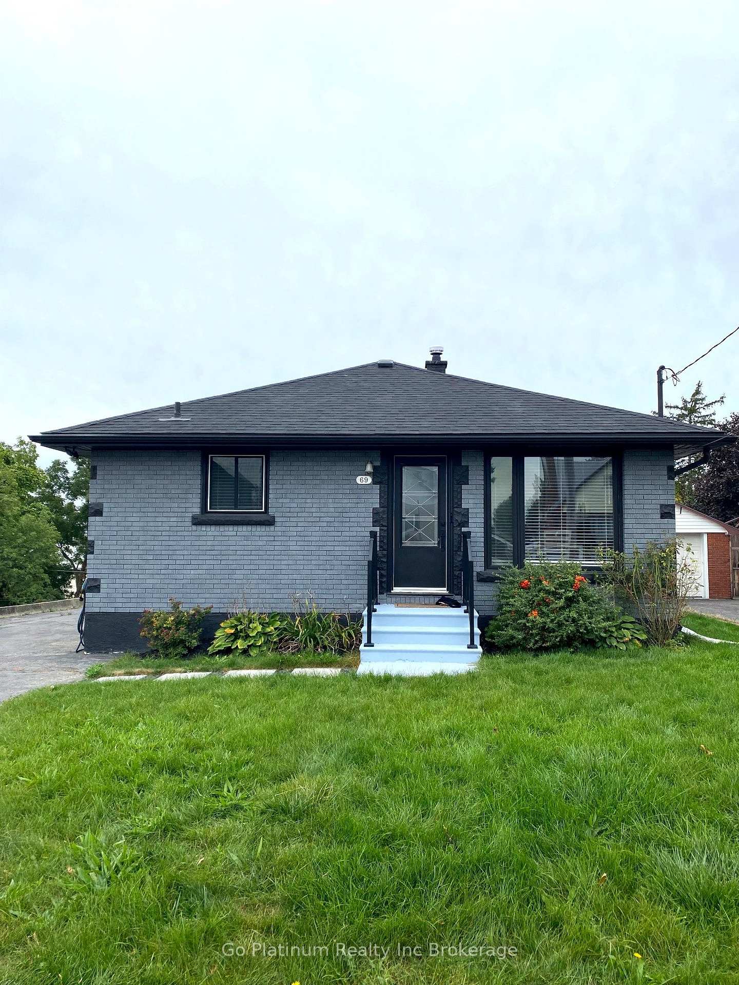 Photo of 69 Clarke Street N