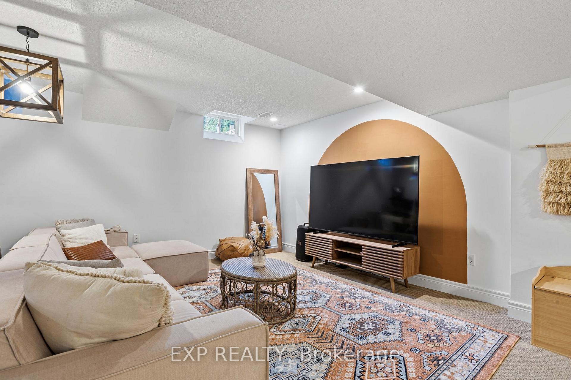 Photo 34 of 253 Upper Mount Albion Road, Hamilton, Stoney Creek Mountain — HOMEH